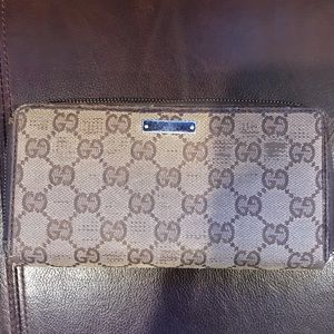 💯 Authentic Gucci Wallet 🔥
